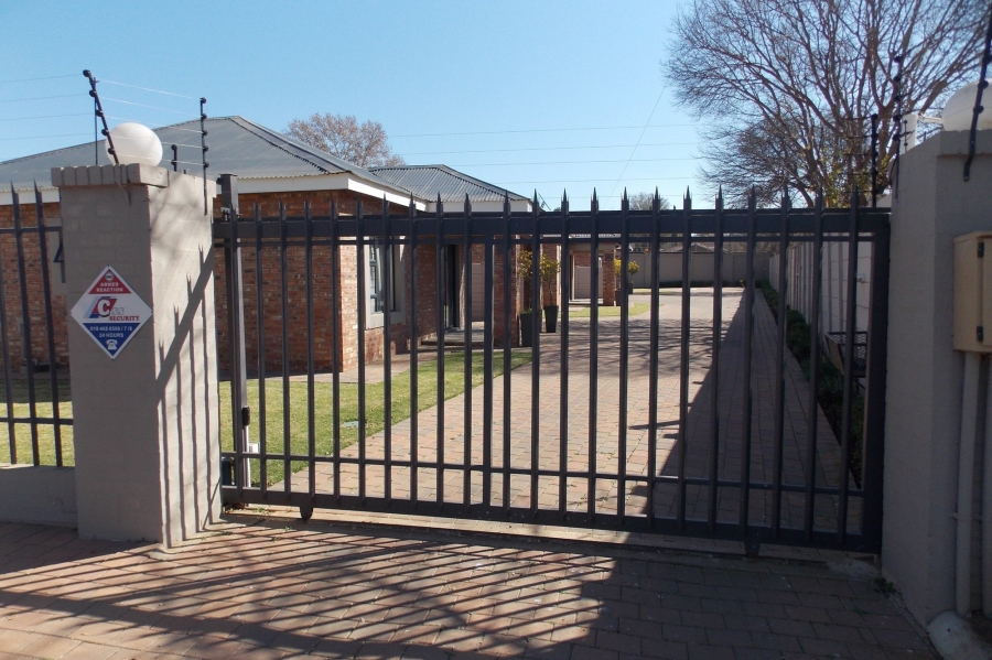 2 Bedroom Property for Sale in Wilkoppies North West
